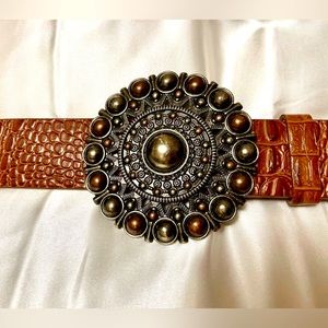 Woman’s faux leather belt
